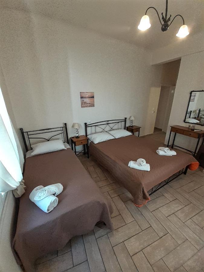Central 9 Rooms Ermoupoli Exteriör bild