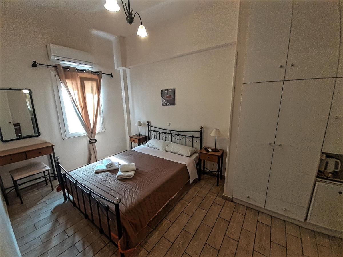 Central 9 Rooms Ermoupoli Exteriör bild